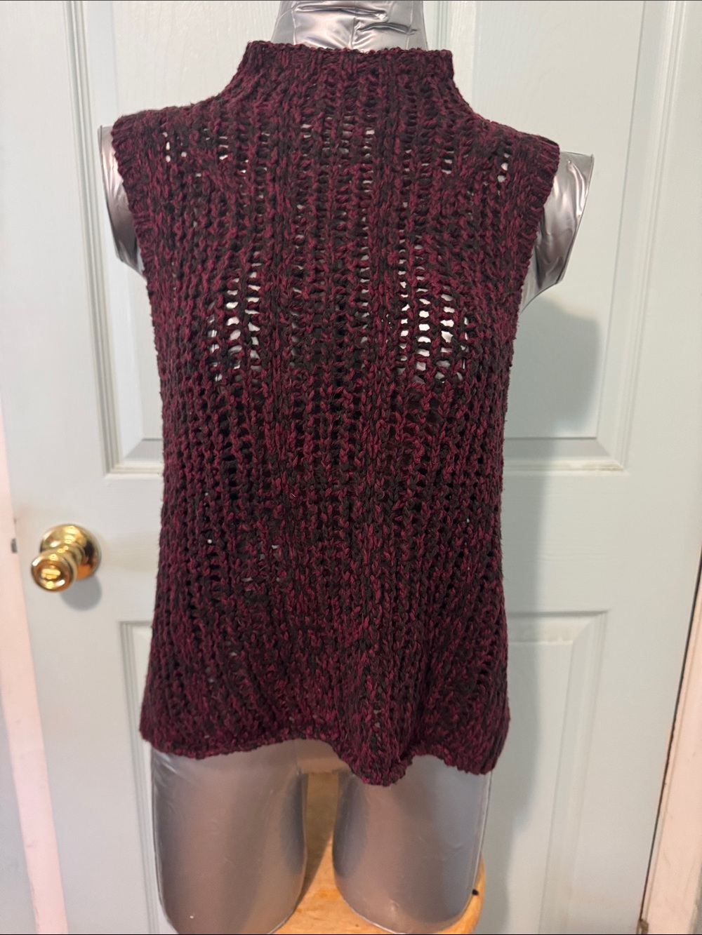 Hollister Women's Sleeveless Sweater